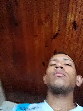 Snapshot of Mineirinho043 chatting on 02-21-25, 03:21 Mineirinho043 online show from 02-21-25, 03:21
