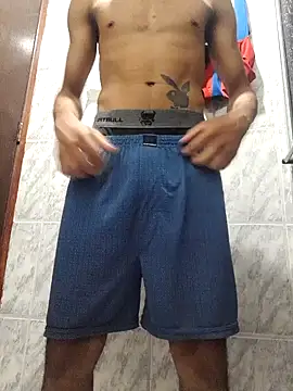 Snapshot of Mineirinho043 chatting on 02-23-25, 02:18 Mineirinho043 online show from 02-23-25, 02:18