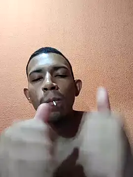 Snapshot of Mineirinho043 chatting on 02-24-25, 04:16 Mineirinho043 online show from 02-24-25, 04:16