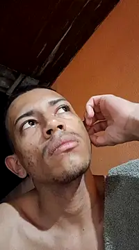 Snapshot of Mineirinho043 chatting on 02-24-25, 10:58 Mineirinho043 online show from 02-24-25, 10:58