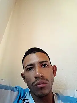 Snapshot of Mineirinho043 chatting on 03-04-25, 01:28 Mineirinho043 online show from 03-04-25, 01:28