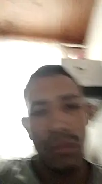 Snapshot of Mineirinho043 chatting on 03-05-25, 12:22 Mineirinho043 online show from 03-05-25, 12:22