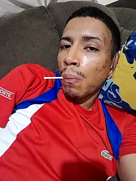 Snapshot of Mineirinho043 chatting on 03-06-25, 01:05 Mineirinho043 online show from 03-06-25, 01:05