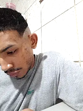 Snapshot of Mineirinho043 chatting on 03-17-25, 03:03 Mineirinho043 online show from 03-17-25, 03:03