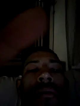 Snapshot of Mineirinho043 chatting on 03-17-25, 11:42 Mineirinho043 online show from 03-17-25, 11:42