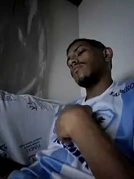 Snapshot of Mineirinho043 chatting on 03-19-25, 04:36 Mineirinho043 online show from 03-19-25, 04:36