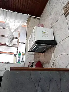 Snapshot of Mineirinho043 chatting on 03-19-25, 05:28 Mineirinho043 online show from 03-19-25, 05:28