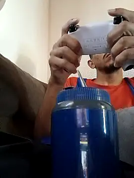 Snapshot of Mineirinho043 chatting on 03-21-25, 01:45 Mineirinho043 online show from 03-21-25, 01:45