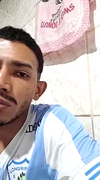 Snapshot of Mineirinho043 chatting on 03-21-25, 11:01 Mineirinho043 online show from 03-21-25, 11:01