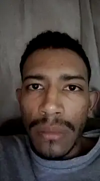 Snapshot of Mineirinho043 chatting on 03-22-25, 11:09 Mineirinho043 online show from 03-22-25, 11:09
