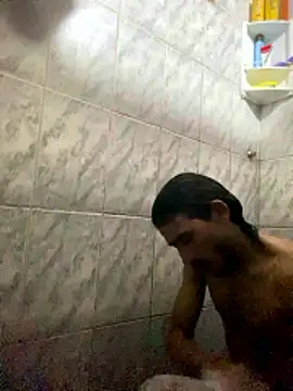 Snapshot of Mineirinho043 chatting on 04-27-26, 01:03 Mineirinho043 online show from 04-27-26, 01:03
