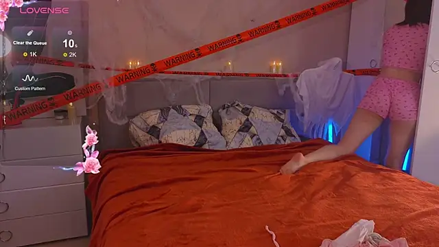 Mia Luw online show from 10-24-25, 05:37