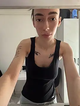 Celine Roxelle online show from 04-21-26, 12:44