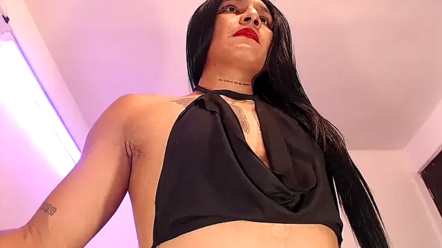 Snapshot of michellatinhot chatting on 11-25-25, 04:45 michellatinhot online show from 11-25-25, 04:45