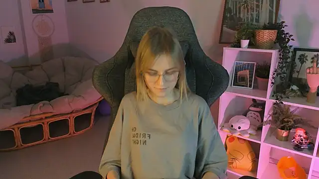 KiraMontoya online show from 03-02-25, 06:08