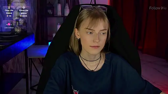 KiraMontoya online show from 04-12-26, 03:00