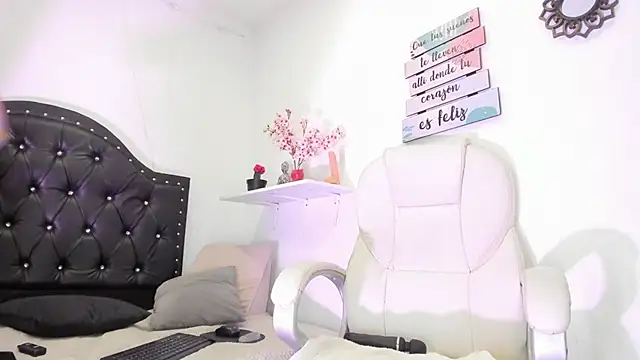 Atenea jonson online show from 02-18-25, 12:59