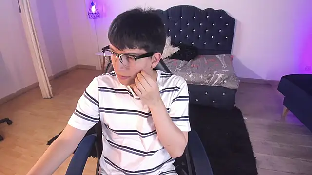 Golden-Boyy online show from 09-13-25, 03:39