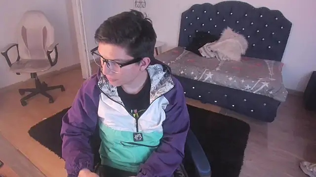 Golden-Boyy online show from 09-29-25, 03:11