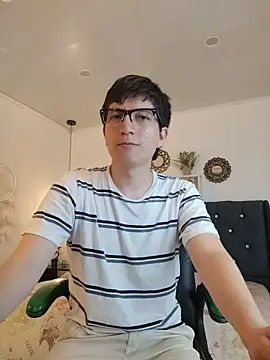 Golden-Boyy online show from 10-05-25, 03:38