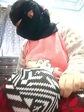 Snapshot of kabina chatting on 12-18-25, 12:55 kabina online show from 12-18-25, 12:55