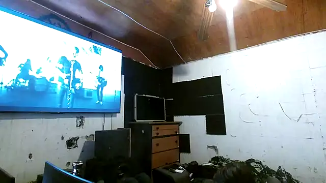 nuttyking2022 online show from 11-04-25, 06:23