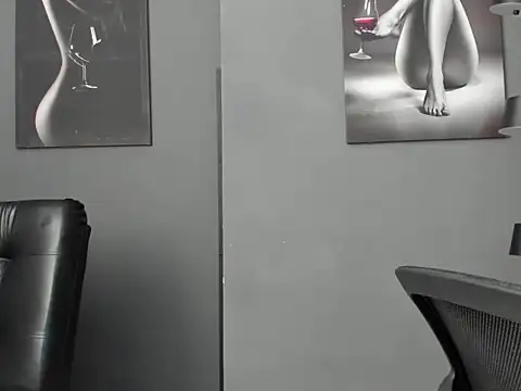 karlyjons12 online show from 04-11-26, 04:33