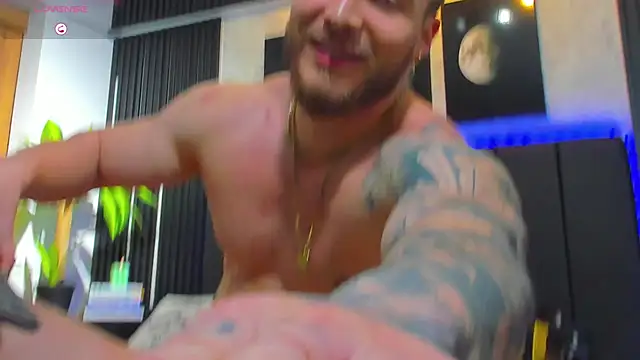 Snapshot of David_blake_ chatting on 02-25-25, 09:09 David blake online show from 02-25-25, 09:09