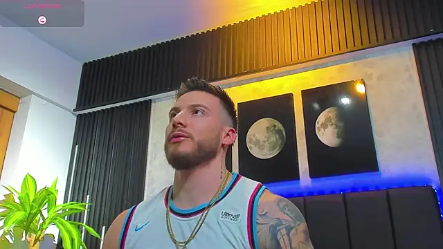 Snapshot of David_blake_ chatting on 02-28-25, 05:48 David blake online show from 02-28-25, 05:48