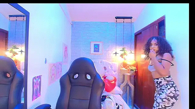 tylla  online show from 03-04-25, 03:22