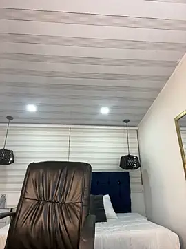 tylla  online show from 03-13-25, 02:16