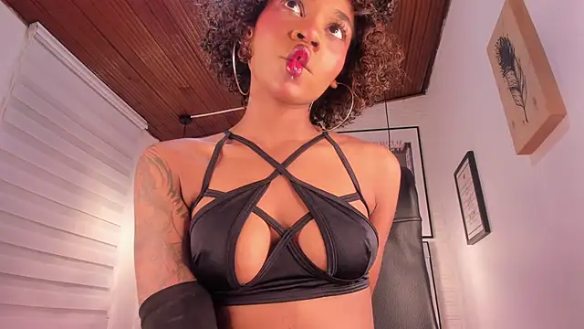 tylla  online show from 09-09-25, 12:32