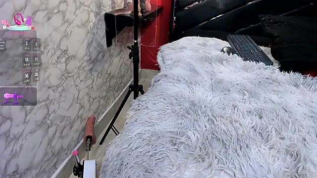 IVISBOUNCYASS online show from 04-17-26, 12:52