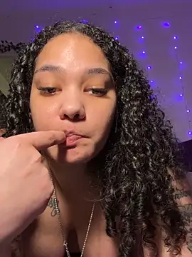 Snapshot of tastylolaaa chatting on 03-18-26, 08:28 tastylolaaa online show from 03-18-26, 08:28