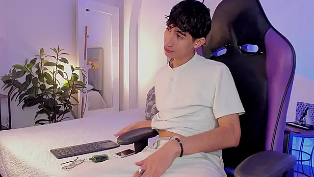 NovaaWheler online show from 02-07-25, 04:59