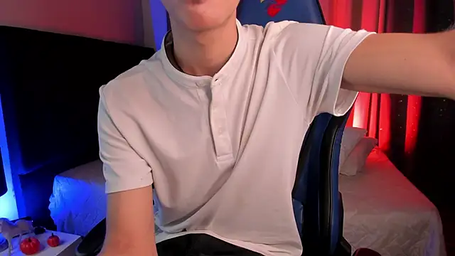 NovaaWheler online show from 10-10-25, 08:41