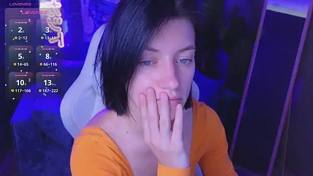 roxy riot  online show from 04-27-26, 01:36