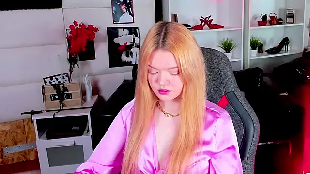 AdeleCartier online show from 02-27-25, 12:21