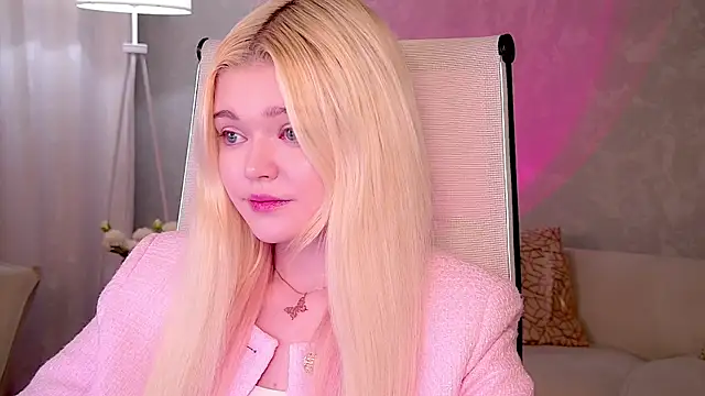 AdeleCartier online show from 04-18-26, 12:47