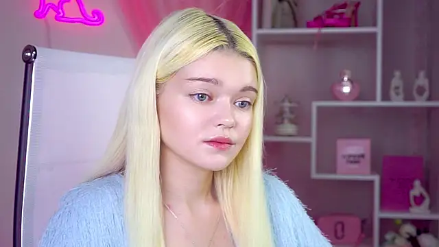 AdeleCartier online show from 04-20-26, 02:03