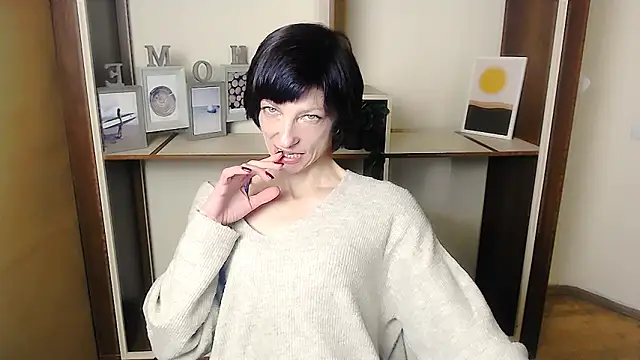  AngeliaFlow  online show from 09-15-25, 06:57