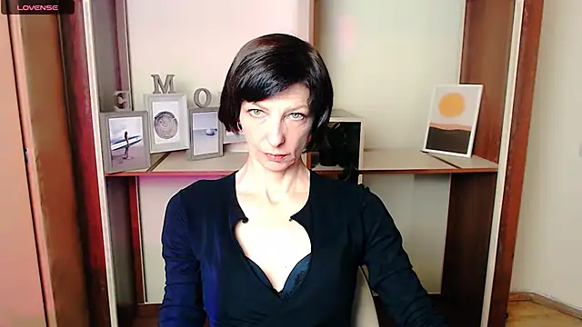  AngeliaFlow  online show from 10-06-25, 08:56