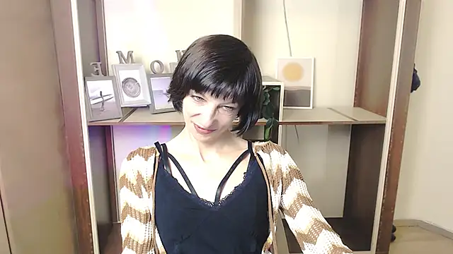  AngeliaFlow  online show from 10-17-25, 07:33