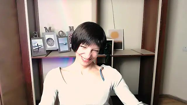  AngeliaFlow  online show from 11-08-25, 07:52