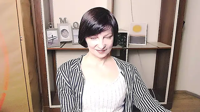  AngeliaFlow  online show from 04-15-26, 08:21