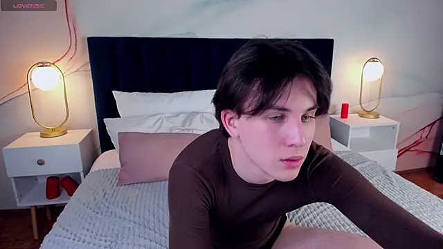 Snapshot of AdrianoAubert chatting on 03-08-25, 06:21 AdrianoAubert online show from 03-08-25, 06:21