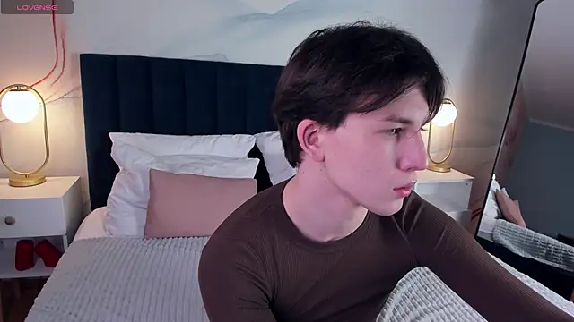 Snapshot of AdrianoAubert chatting on 03-10-25, 03:12 AdrianoAubert online show from 03-10-25, 03:12