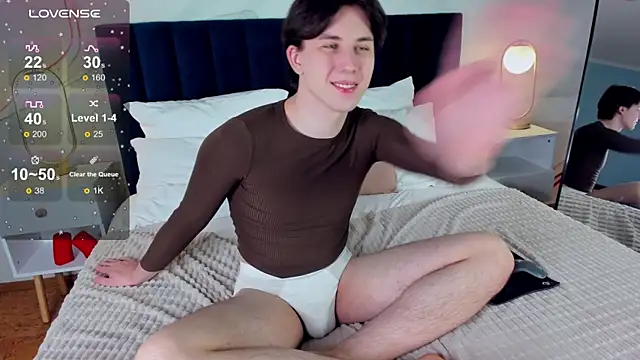 Snapshot of AdrianoAubert chatting on 03-23-25, 06:47 AdrianoAubert online show from 03-23-25, 06:47