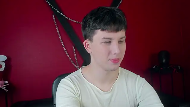 Snapshot of AdrianoAubert chatting on 09-13-25, 10:15 AdrianoAubert online show from 09-13-25, 10:15