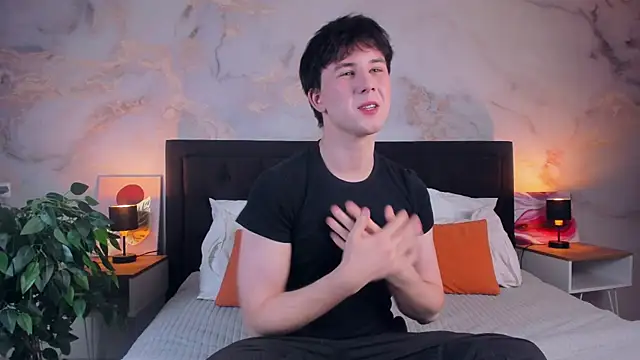 Snapshot of AdrianoAubert chatting on 11-11-25, 03:17 AdrianoAubert online show from 11-11-25, 03:17